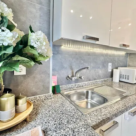 Torres De Yomely -y3a شقة *